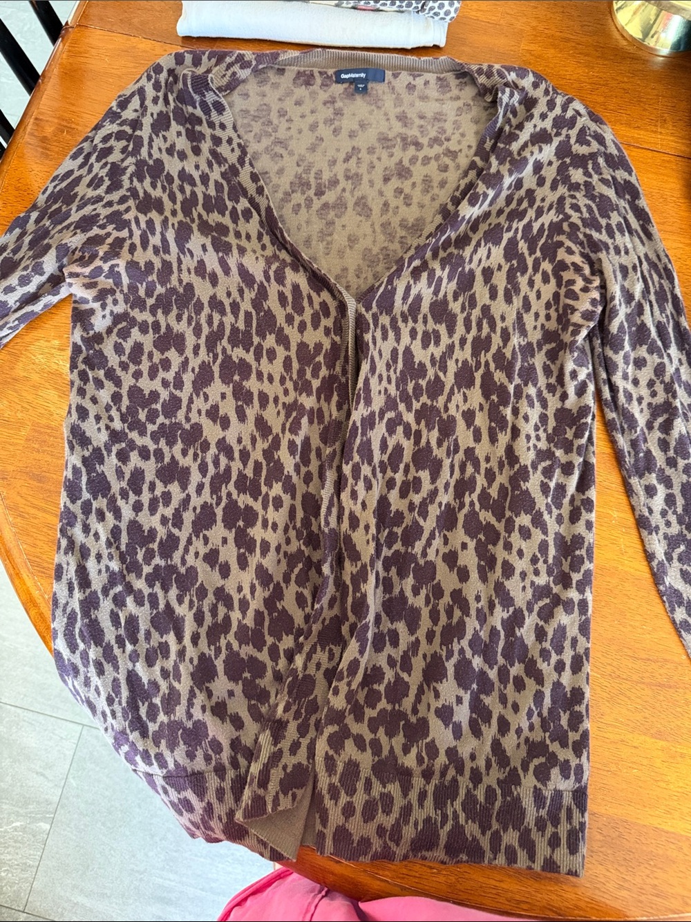 GAP Brown and Dark Brown Leopard-Print V-Neck Sweater